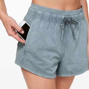 ISO Lululemon Inner Glow Shorts Size 6